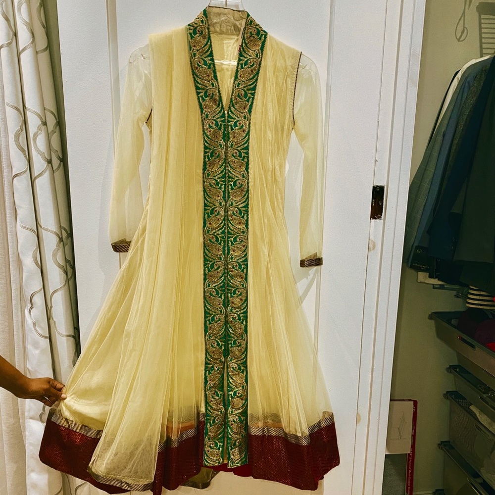 NWT Elegant Designer Indian Attire